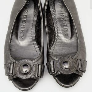 Burberry Women's Gray Leather Peep-Toe Flats